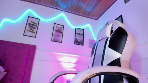 Snapshot of vanessa_tasty chatting on January 31, 2:26 am kamila online show from January 31, 2:26 am