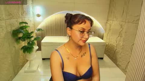 VANESSA online show from September 20, 5:10 am