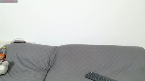 vanessaadol online show from April 15, 8:39 am