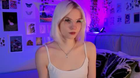 Vanessa online show from May 2, 2:45 pm