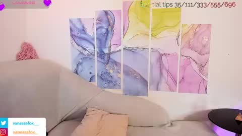 Snapshot of vanessafox__ chatting on February 23, 12:48 pm V online show from February 23, 12:48 pm