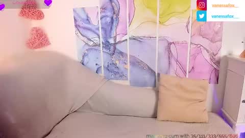 Snapshot of vanessafox__ chatting on February 6, 12:59 pm V online show from February 6, 12:59 pm