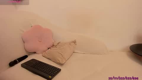 Snapshot of vanessafox__ chatting on September 15, 1:56 pm V online show from September 15, 1:56 pm