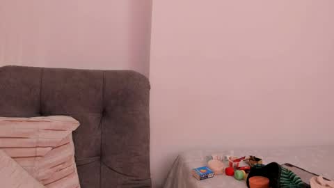 vanessajohnsonn online show from May 21, 11:55 pm