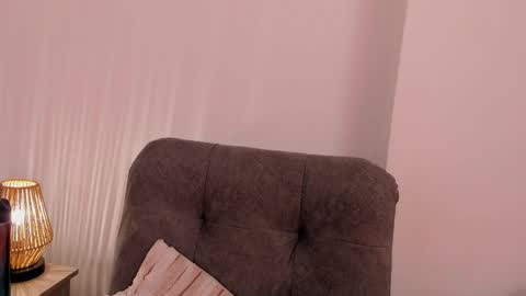 vanessajohnsonn online show from May 23, 12:39 am