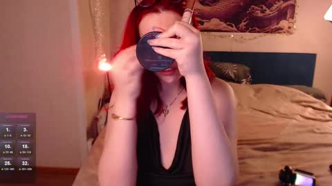 Snapshot of vanessalincum chatting on February 20, 5:01 am Vanessa follow me - I will answer you there at any time online show from February 20, 5:01 am