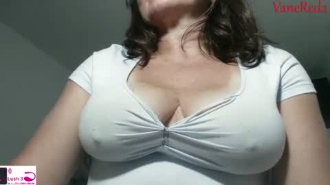 Snapshot of vanessared2 chatting on September 12, 1:29 am Vanesared2 online show from September 12, 1:29 am