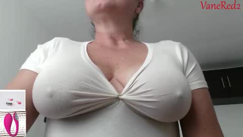 Vanesared2 online show from April 12, 10:36 pm