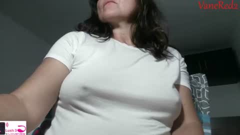 Snapshot of vanessared2 chatting on September 13, 2:36 am Vanesared2 online show from September 13, 2:36 am