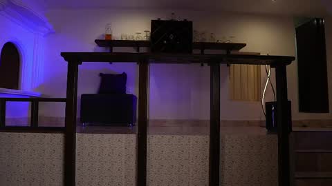 Snapshot of vaniaa_ chatting on February 27, 3:51 am Vania online show from February 27, 3:51 am