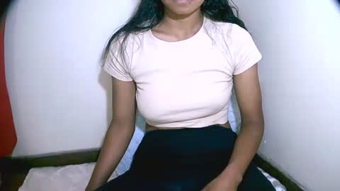 vanih27 online show from March 9, 7:18 pm