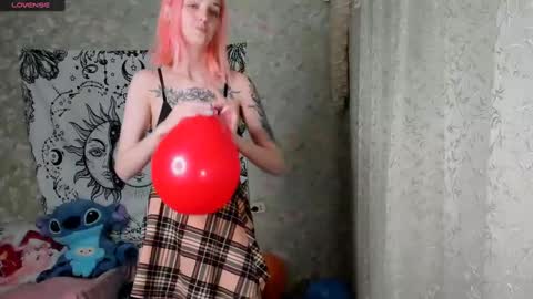 Snapshot of vanilla_arya chatting on December 10, 11:22 am Adelina online show from December 10, 11:22 am