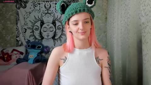 Snapshot of vanilla_arya chatting on January 4, 10:05 am Adelina online show from January 4, 10:05 am