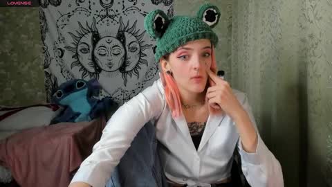 Snapshot of vanilla_arya chatting on January 14, 10:02 pm Adelina online show from January 14, 10:02 pm