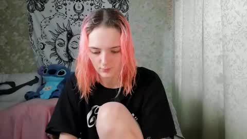 Snapshot of vanilla_arya chatting on January 25, 9:26 am Adelina online show from January 25, 9:26 am