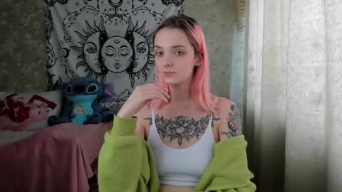 Snapshot of vanilla_arya chatting on February 11, 6:51 am Adelina online show from February 11, 6:51 am