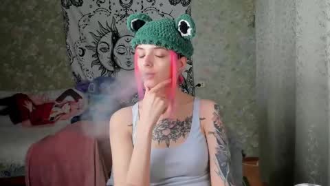 Snapshot of vanilla_arya chatting on March 4, 11:51 am Adelina online show from March 4, 11:51 am
