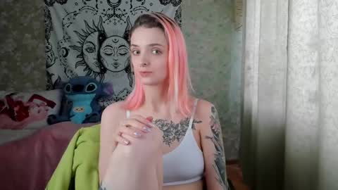 Snapshot of vanilla_arya chatting on February 11, 9:53 am Adelina online show from February 11, 9:53 am