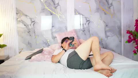 Snapshot of vanilla_hot_ chatting on September 12, 7:38 pm vanilla_hot_ online show from September 12, 7:38 pm