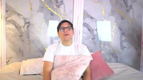 vanilla_hot_ online show from October 13, 7:38 pm