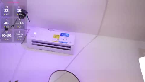 vanilla_hot_ online show from September 29, 8:08 pm