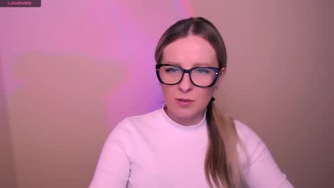 Mia online show from March 12, 6:00 pm