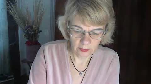 Vanillaxcreamy online show from January 24, 9:39 am