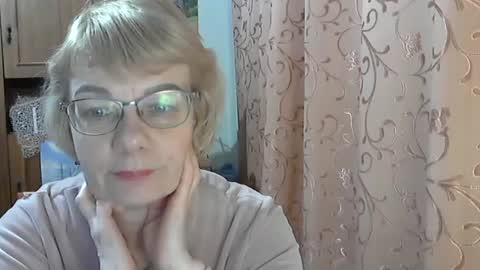 Vanillaxcreamy online show from February 8, 3:31 pm