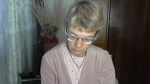 Vanillaxcreamy online show from October 20, 2:11 pm