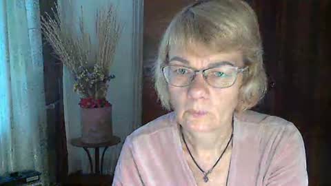 Vanillaxcreamy online show from January 12, 12:33 pm