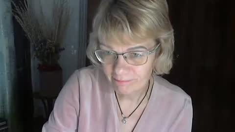 Vanillaxcreamy online show from January 25, 1:30 pm