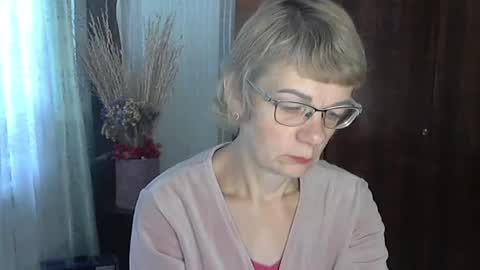 Vanillaxcreamy online show from November 7, 9:23 am