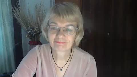 Vanillaxcreamy online show from December 30, 9:27 am