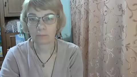 Vanillaxcreamy online show from February 20, 4:36 pm