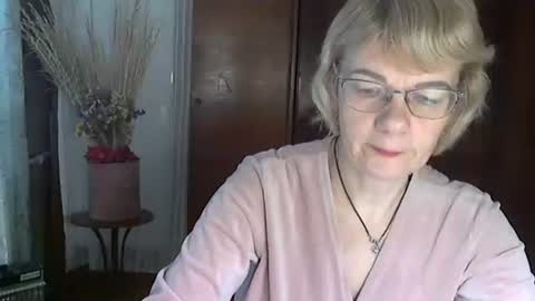Vanillaxcreamy online show from January 20, 9:56 am