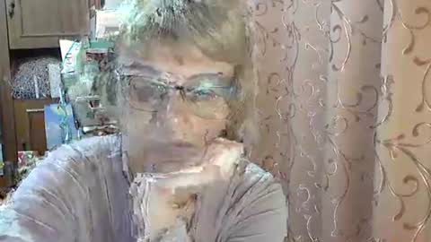Vanillaxcreamy online show from February 19, 3:38 pm
