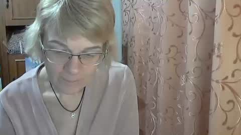 Vanillaxcreamy online show from February 24, 6:04 pm