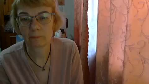 Vanillaxcreamy online show from February 14, 9:56 am