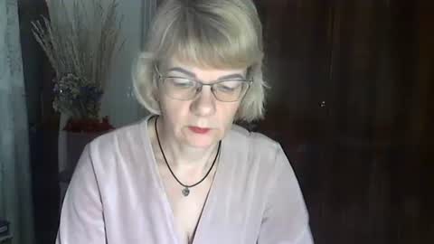 Vanillaxcreamy online show from January 28, 2:42 pm