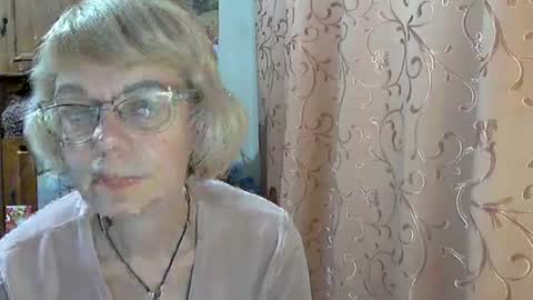 Vanillaxcreamy online show from December 21, 5:40 pm