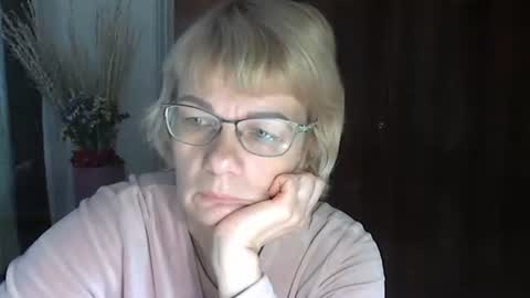 Vanillaxcreamy online show from December 28, 10:58 am