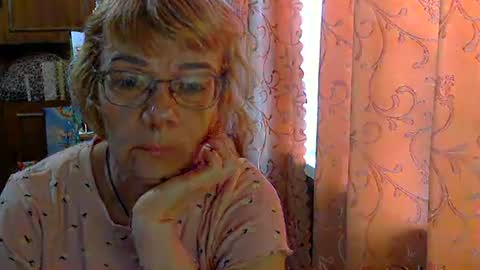 Vanillaxcreamy online show from March 2, 9:10 am