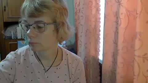 Vanillaxcreamy online show from March 3, 8:49 am