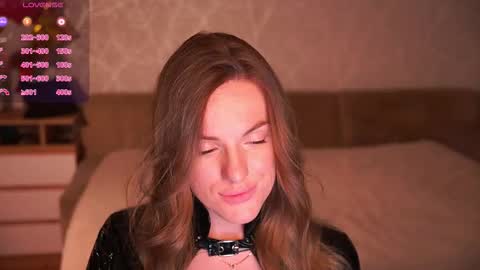 Snapshot of vanille_mystery chatting on October 30, 11:38 pm Sophie online show from October 30, 11:38 pm