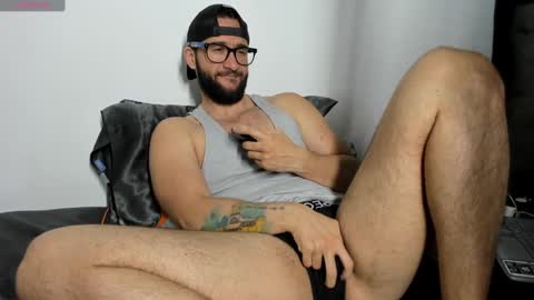 Snapshot of vann_helsing chatting on March 2, 1:15 am Van online show from March 2, 1:15 am
