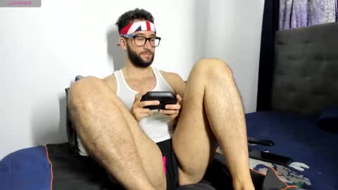 Snapshot of vann_helsing chatting on February 19, 6:43 pm Van online show from February 19, 6:43 pm