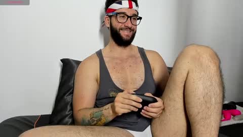 Snapshot of vann_helsing chatting on March 3, 5:20 pm Van online show from March 3, 5:20 pm