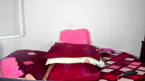 Snapshot of vanne_horny77 chatting on January 16, 2:41 am Vanessa online show from January 16, 2:41 am
