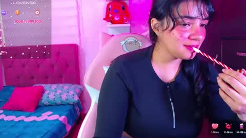 Snapshot of vannessa_shy chatting on January 14, 9:30 pm Vanesa online show from January 14, 9:30 pm