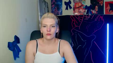 Vanessa online show from April 11, 6:45 pm